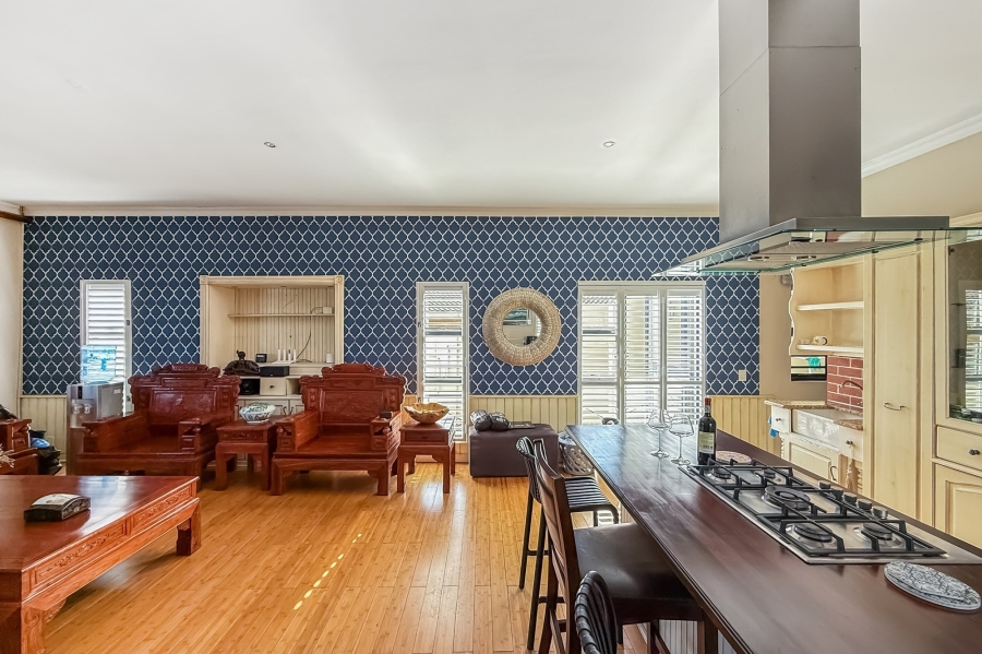5 Bedroom Property for Sale in Plattekloof Western Cape